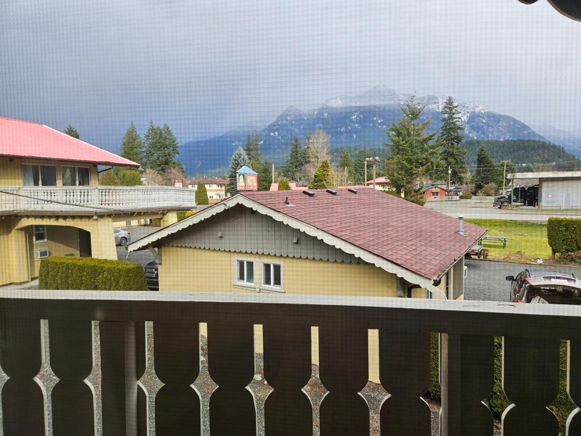 Swiss Chalets Motel Hope Exterior foto