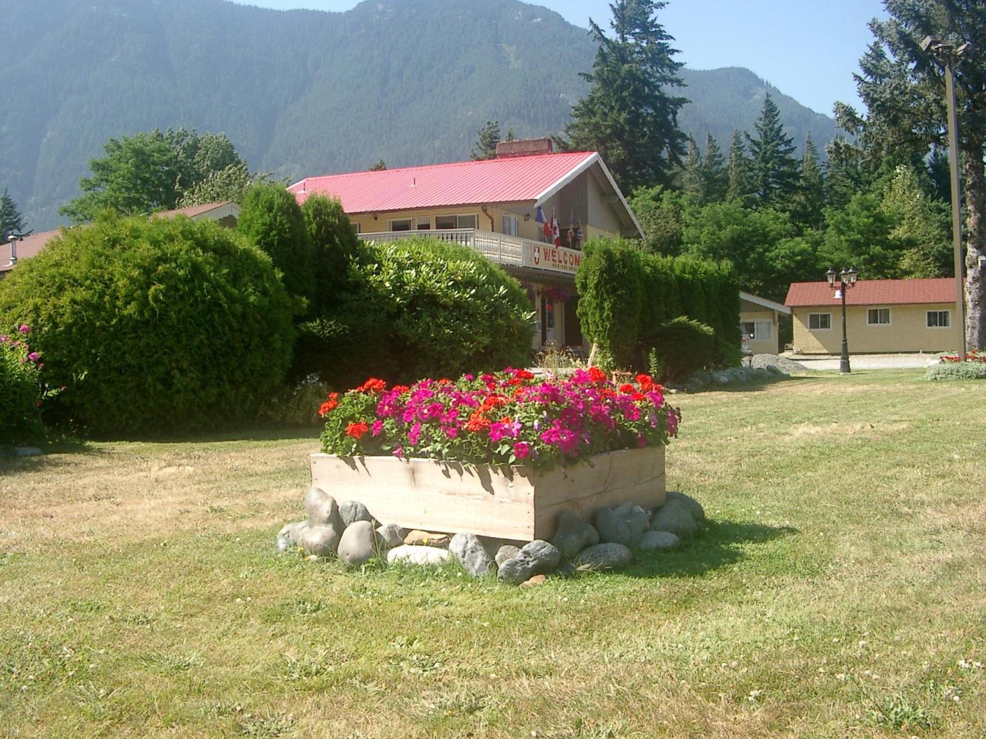Swiss Chalets Motel Hope Exterior foto