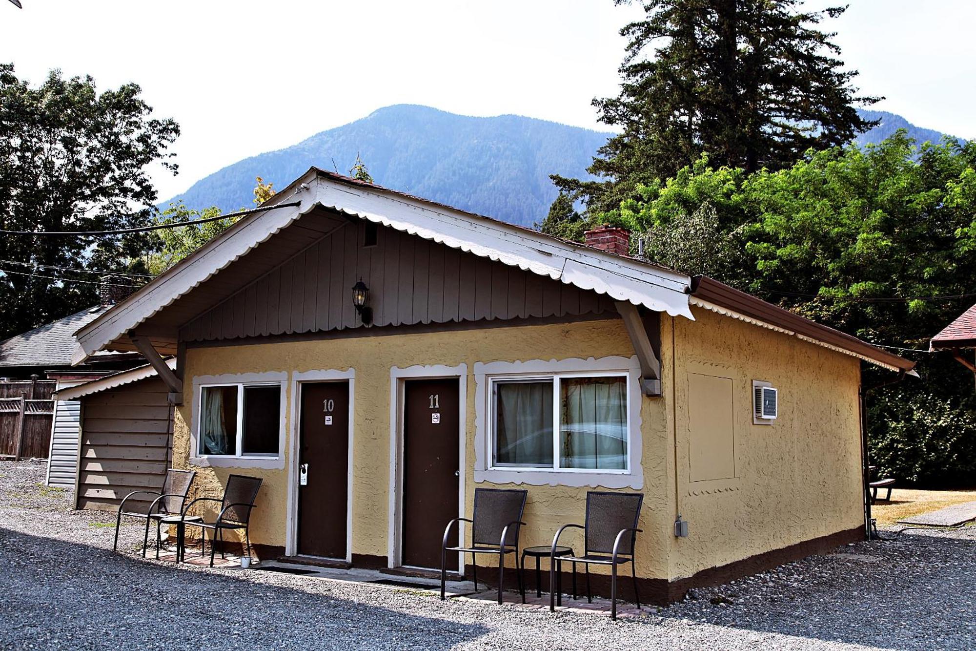Swiss Chalets Motel Hope Exterior foto