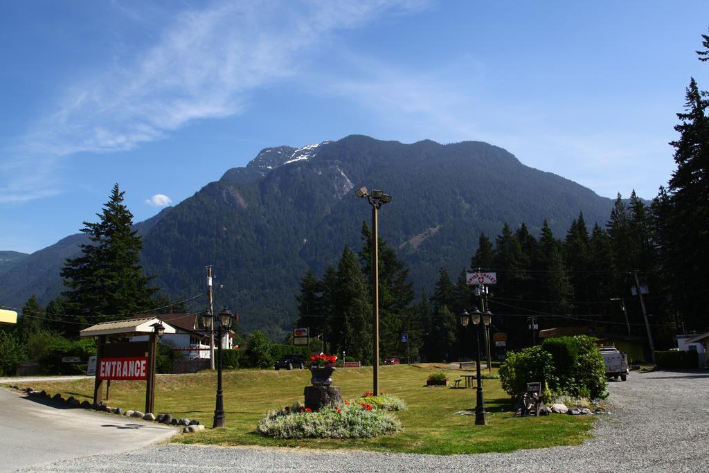 Swiss Chalets Motel Hope Exterior foto