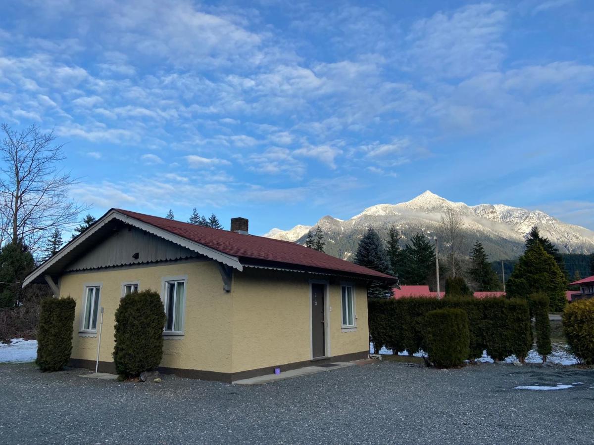 Swiss Chalets Motel Hope Exterior foto