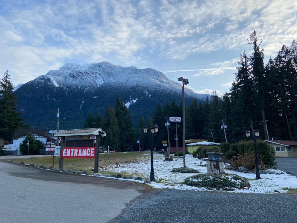 Swiss Chalets Motel Hope Exterior foto